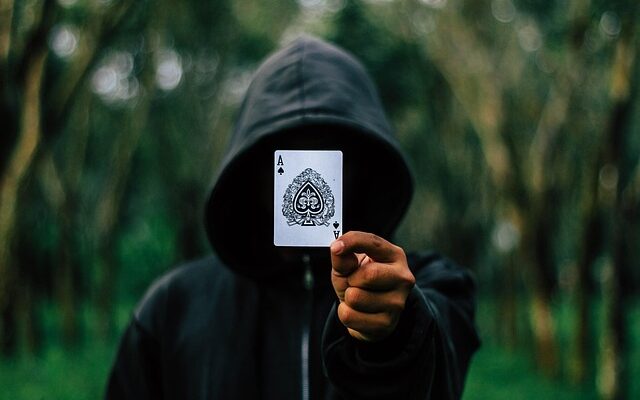 Lykken ligger i kortene: Portræt af en professionel pokerspiller