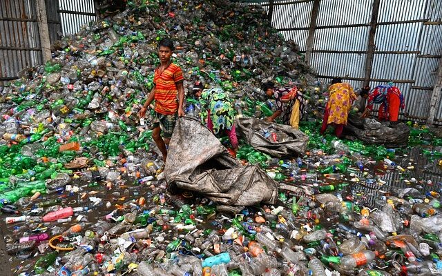 Genbrug med stil: Sådan skaber du et bæredygtigt klædeskab